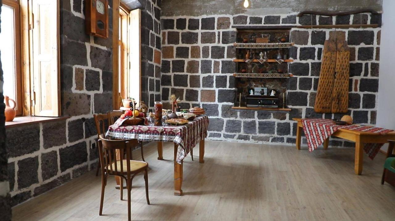 Guesthouse Emma Gyumri Exterior photo